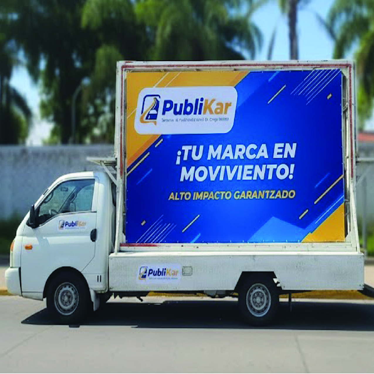 Valla móvil H100 de PubliKar en Guadalajara